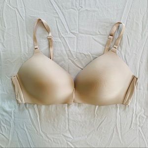 Victoria’s Secret Wireless Bra Nude 38C